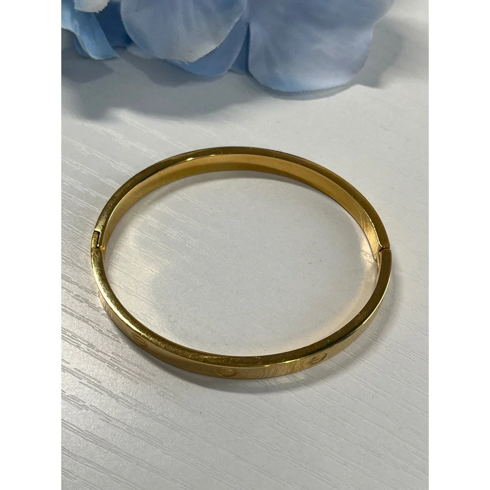 Gold Tone Screw Motif Hinged Bangle Bracelet Snap Lock Closure - Picture 2 of 5